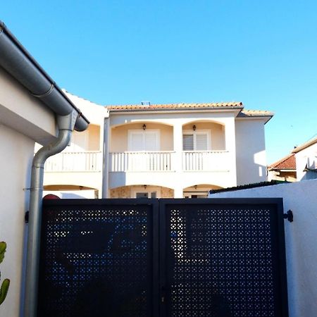 Villa Klaudia With Pool ザダル エクステリア 写真