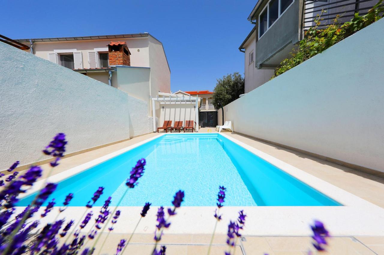 Villa Klaudia With Pool ザダル エクステリア 写真